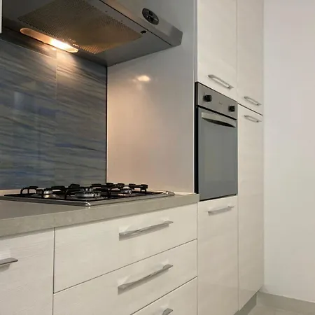 Modern With Garden And Pool Appartamento