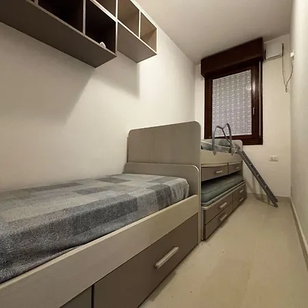 דירה Modern With Garden And Pool